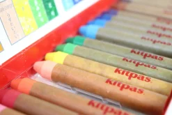 Medium Crayons by Kitpas (12 Colours)