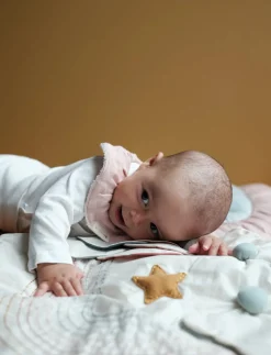 Organic Cotton Ruffle Bib | Natural