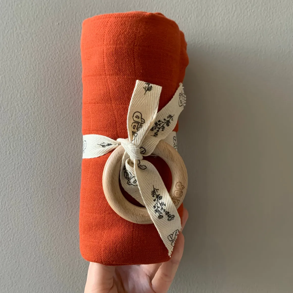 Organic Cotton XL Muslin Swaddle Cloth by Play at Slaep - Multiple Colours