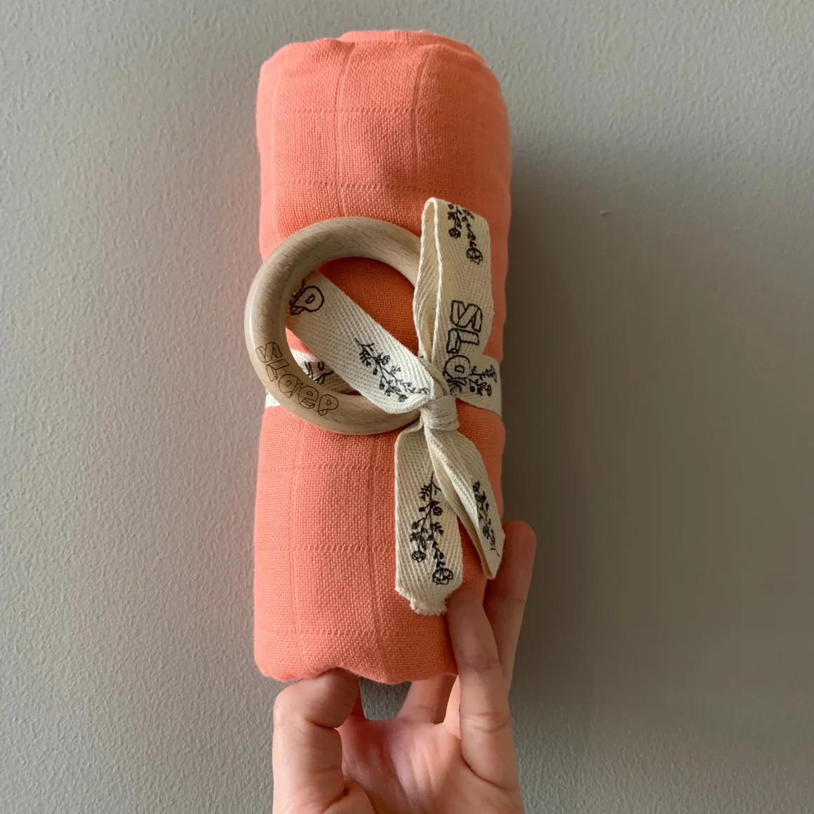 Organic Cotton XL Muslin Swaddle Cloth by Play at Slaep - Multiple Colours