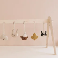 Rabbit Hanging Rattle by Main Sauvage