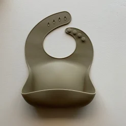 Solid Silicone Bib in Olive by Rommer